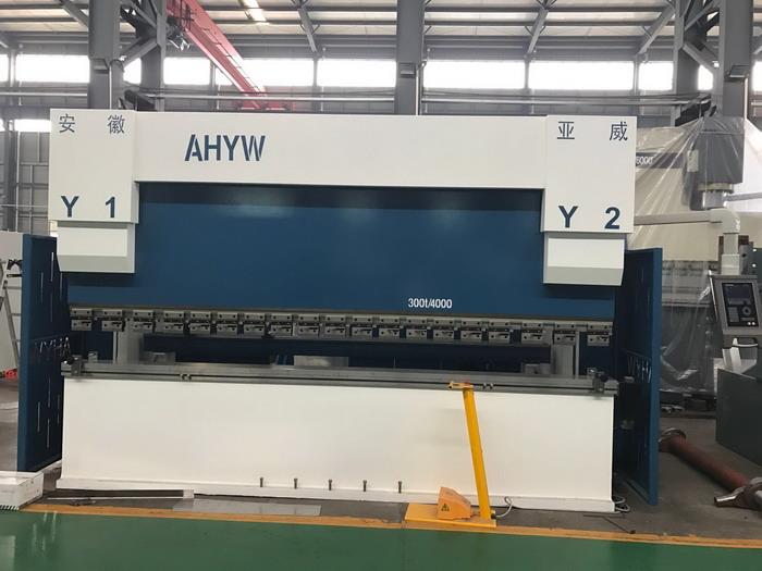 AHYW Yawei 5 Axis 300T4M CNC Ohraňovací lis DELEM DA52S