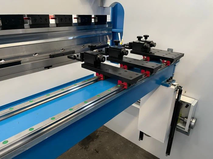 precise sheet metal bending fingers moving on dual linear gudie for ahyw Yawei 4m cnc press brakes